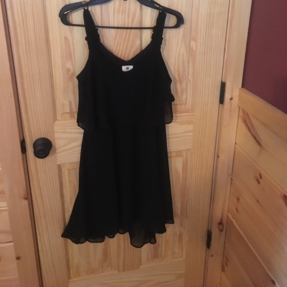 Black flow Dress - Picture 1 of 2